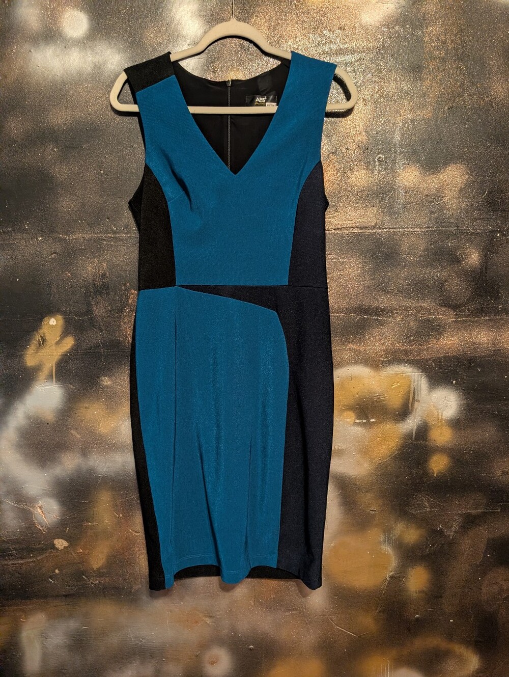 ABS Allen Schwartz Teal and Black V‑Neck Colorblock Sheath Dress